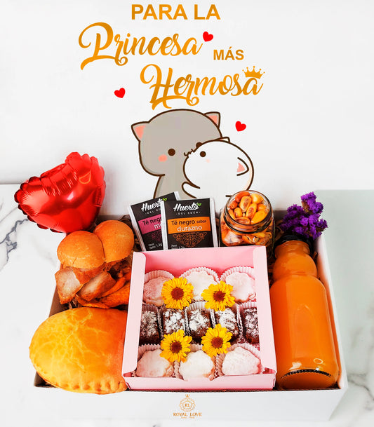 Desayuno sorpresa de amor personalizado con pan con chicharron caja de regalo para aniversario o cumpleaños en Lima – Royal Love