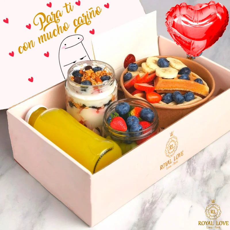Desayuno fit sorpresa de amor personalizado con caja de regalo para aniversario o cumpleaños en Lima – Royal Love