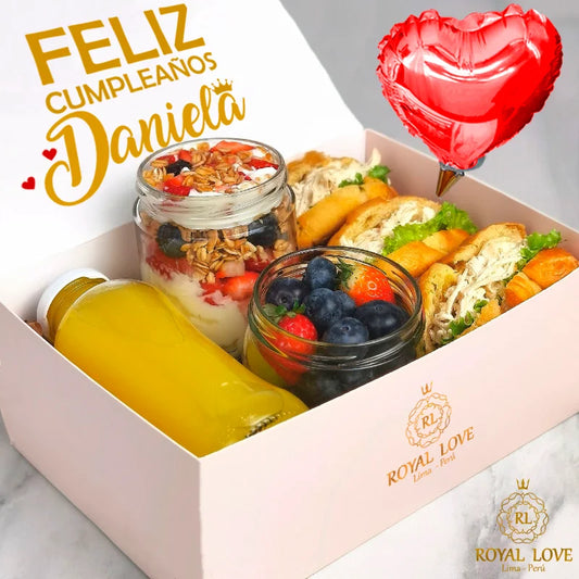 Desayuno sorpresa de amor personalizado con caja de regalo para aniversario o cumpleaños en Lima – Royal Love