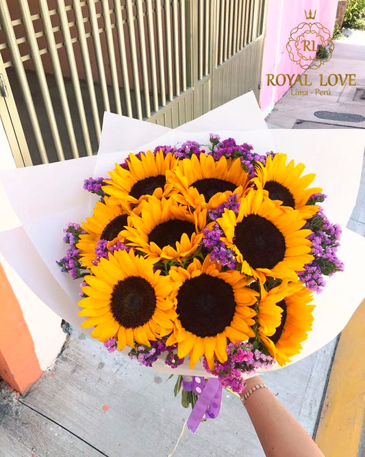 Ramo girasoles flores sorpresa de amor personalizado con caja de regalo para aniversario o cumpleaños en Lima – Royal Love