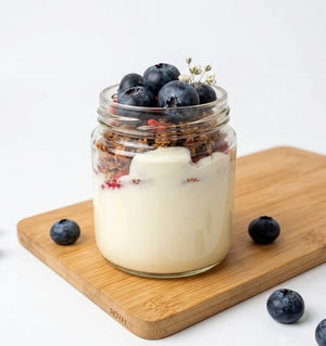 Parfait yogurt griego, granola avena y frutos