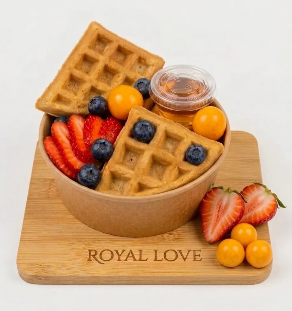 2 piezas de waffles, frutas del bosque, miel